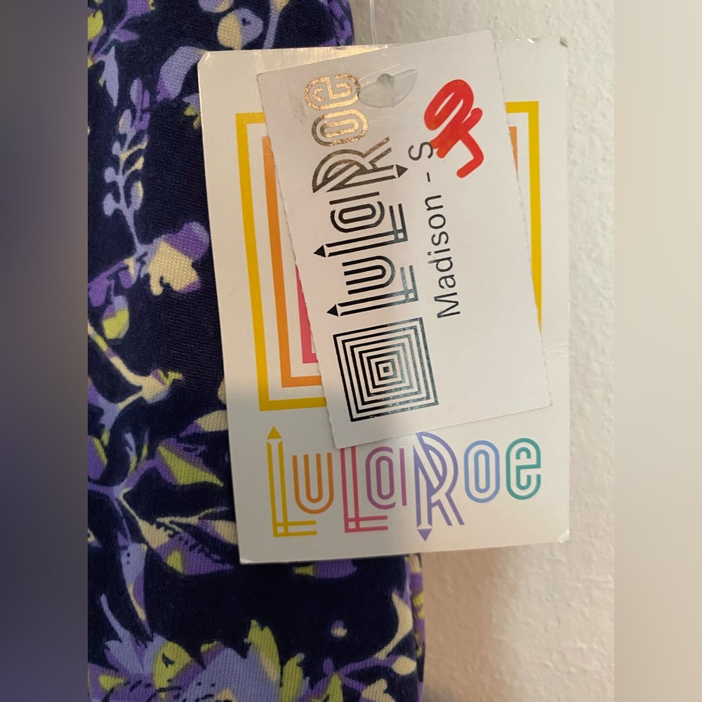NWT Madison LuLaRoe Pleated Skirt in Women’s size Small - Picture 2 of 4